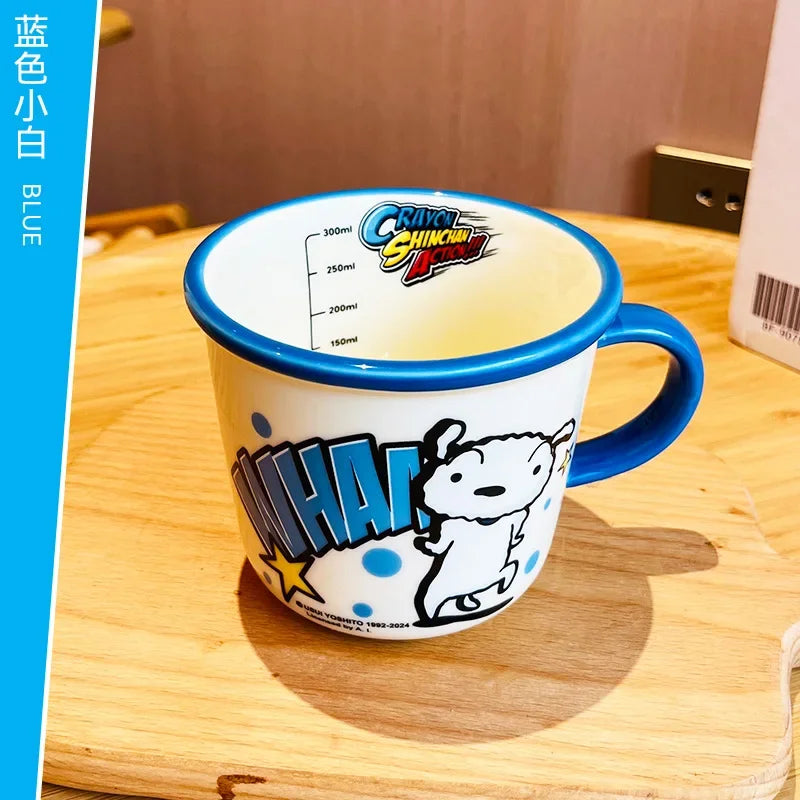 Taza cerámica Shin-Chan con escala – Diseño kawaii ideal para desayuno
