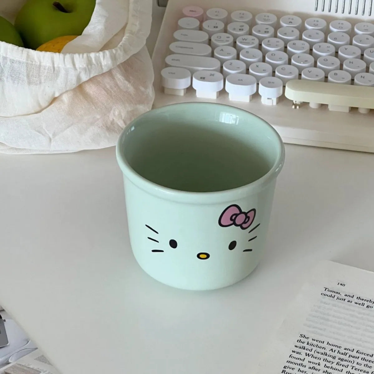 Taza Hello Kitty 2025 – Cerámica resistente al calor con diseño moderno y elegante