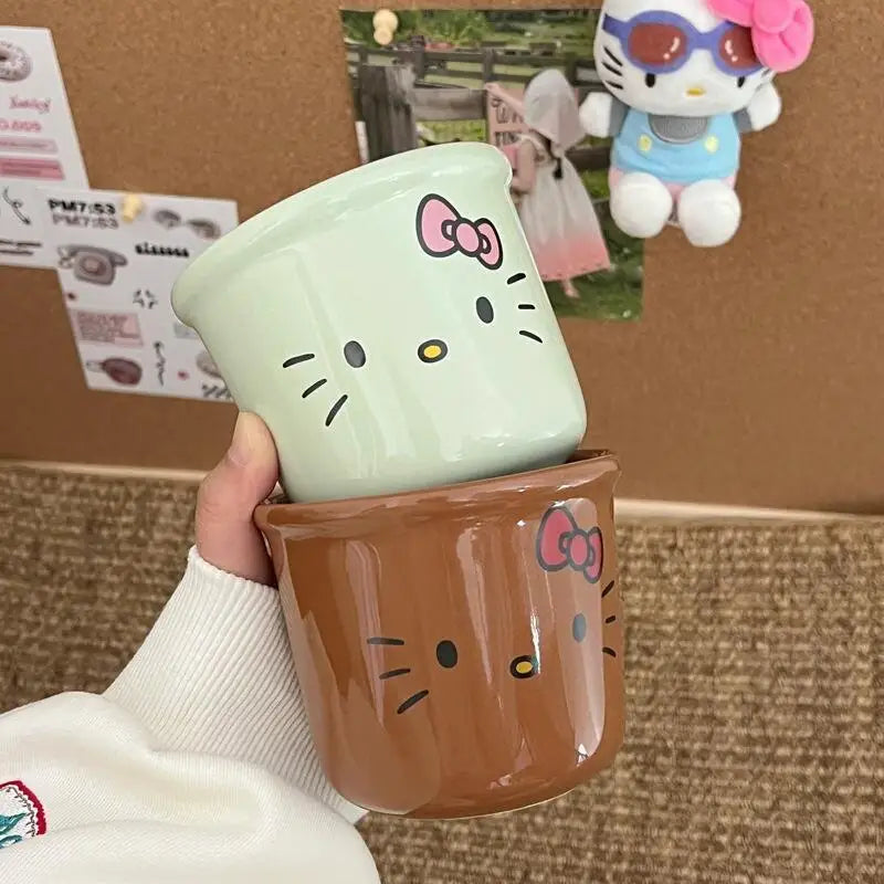 Taza Hello Kitty 2025 – Cerámica resistente al calor con diseño moderno y elegante