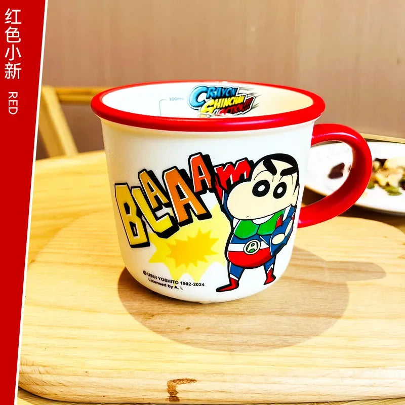 Taza cerámica Shin-Chan con escala – Diseño kawaii ideal para desayuno