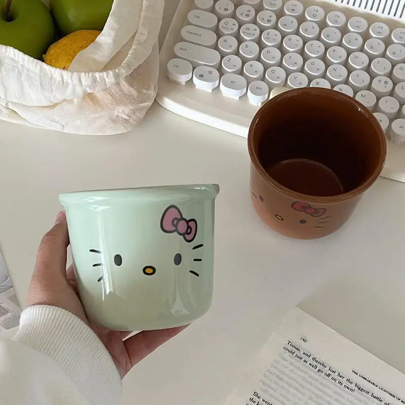 Taza Hello Kitty 2025 – Cerámica resistente al calor con diseño moderno y elegante