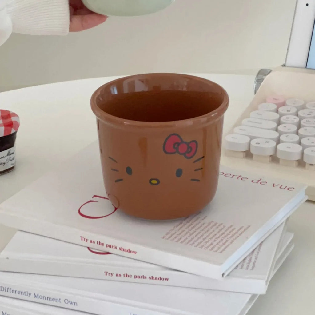 Taza Hello Kitty 2025 – Cerámica resistente al calor con diseño moderno y elegante
